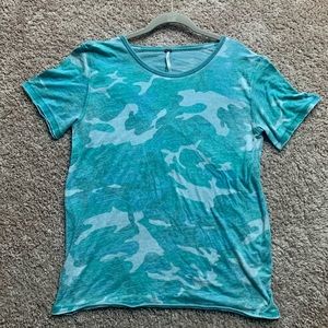 2/$20 or 3/$25 Free People Aqua Camo Tee Sz SM